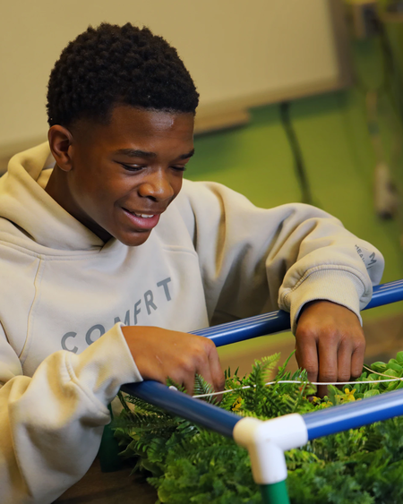 6-8 Lab Programs - Biodiversity Explorers - Boy