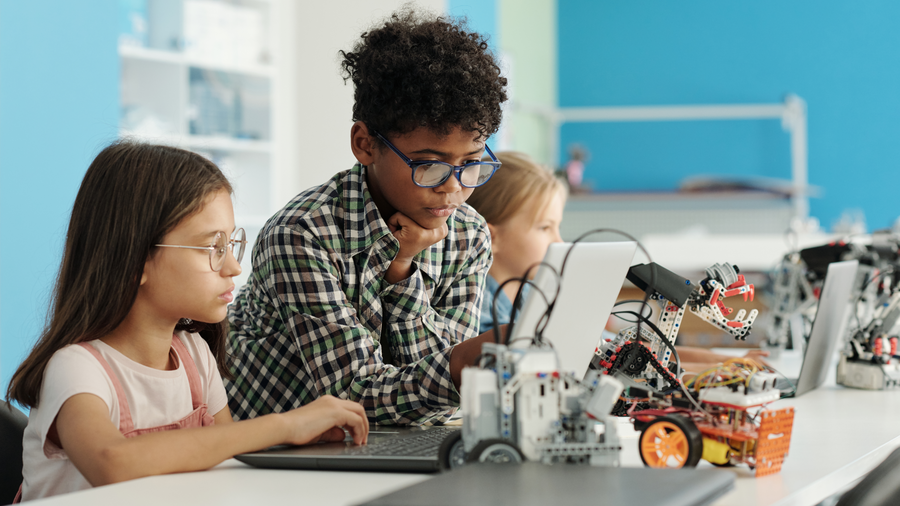 Kids programming robotics